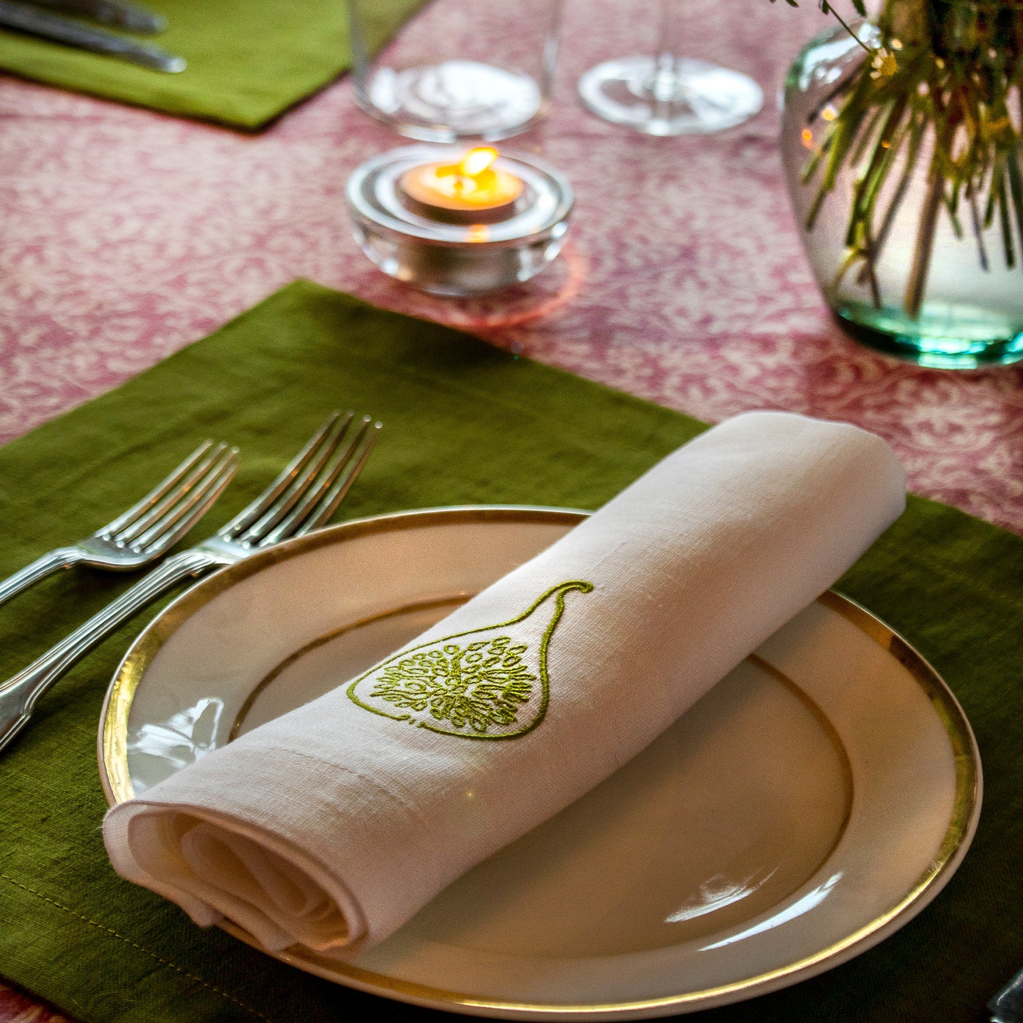 Set-of-4-Fig-Napkins-Green-min_81e7e361-835f-4312-b6de-39723d6e6624.jpg